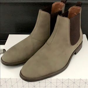 Chelsea slip on boots